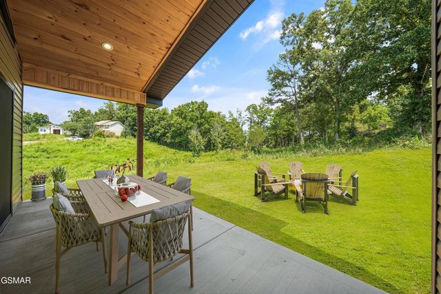2314 Rock Gardens Drive, Sevierville, TN 37876