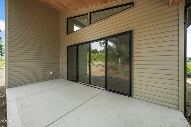 2314 Rock Gardens Drive, Sevierville, TN 37876