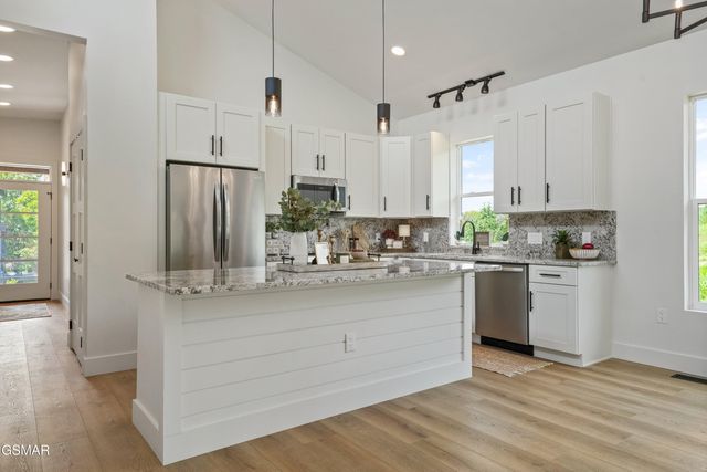 2314 Rock Gardens Drive, Sevierville, TN 37876