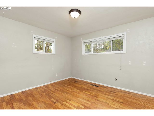 757 Ne CLOVER Ave, Roseburg, OR 97470