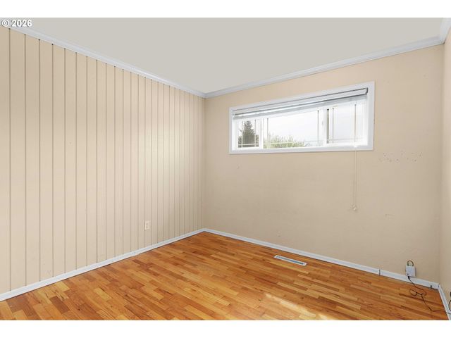 757 Ne CLOVER Ave, Roseburg, OR 97470