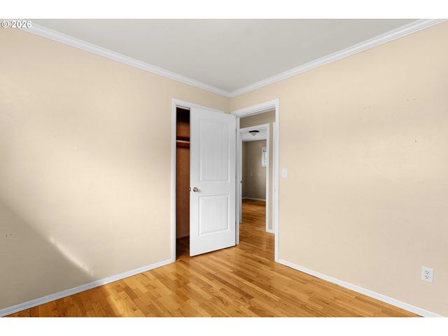 757 Ne CLOVER Ave, Roseburg, OR 97470