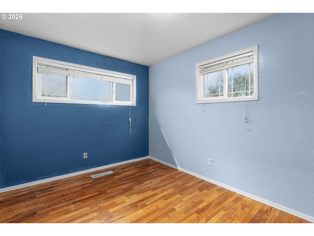 757 Ne CLOVER Ave, Roseburg, OR 97470