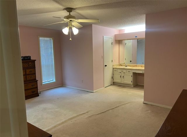 1011 Quail Creek Drive, Russellville, AR 72801