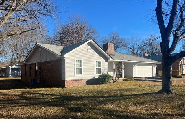 1011 Quail Creek Drive, Russellville, AR 72801