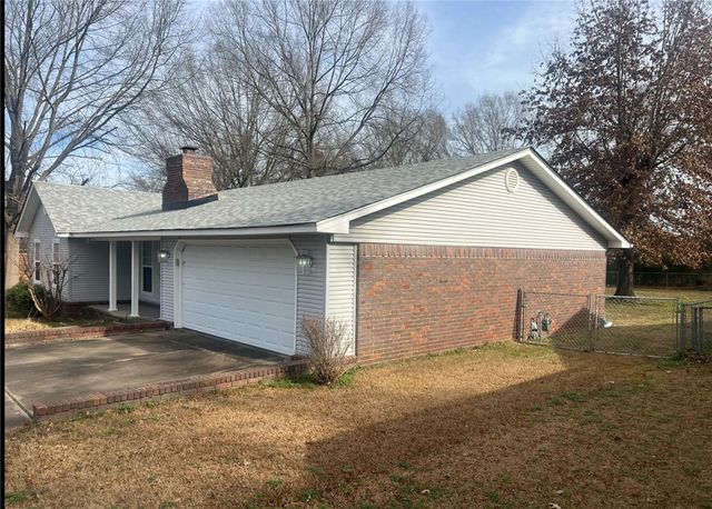 1011 Quail Creek Drive, Russellville, AR 72801