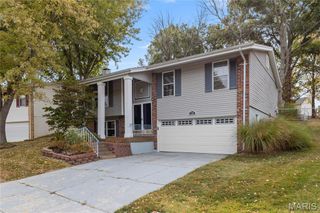 738 Village Wood Court, Ballwin, MO 63021
