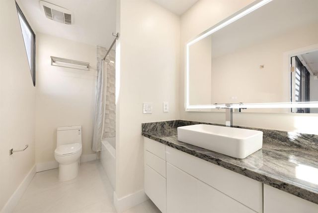 424 Hendricks Isle 6, Fort Lauderdale, FL 33301