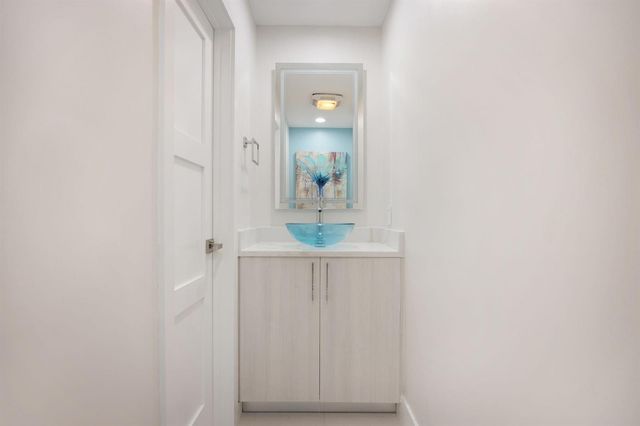 424 Hendricks Isle 6, Fort Lauderdale, FL 33301