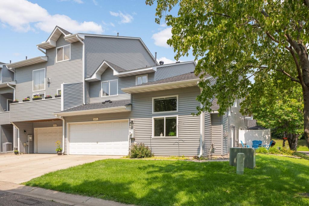 537 Woodduck Drive L, Woodbury, MN 55125