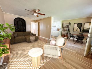 105 Heatonville Drive 5, Huntsville, TX 77320