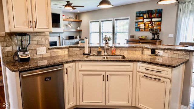 15654 Gateshead Drive, Westfield, IN 46074