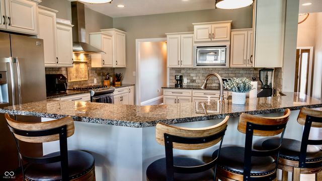 15654 Gateshead Drive, Westfield, IN 46074