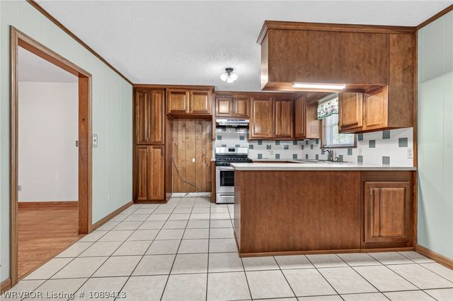 1302 Rena Road, Van Buren, AR 72956