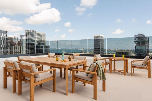 225 N Miami Ave 2904, Miami, FL 33128