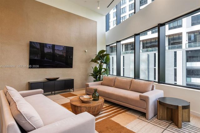225 N Miami Ave 2904, Miami, FL 33128