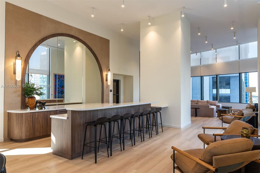 225 N Miami Ave 2904, Miami, FL 33128