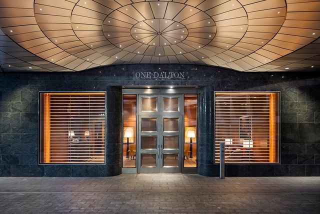 1 Dalton Street 5703, Boston, MA 02115