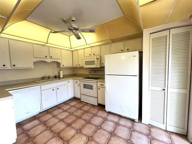 1617 BROOKHOUSE DRIVE 256, Sarasota, FL 34231