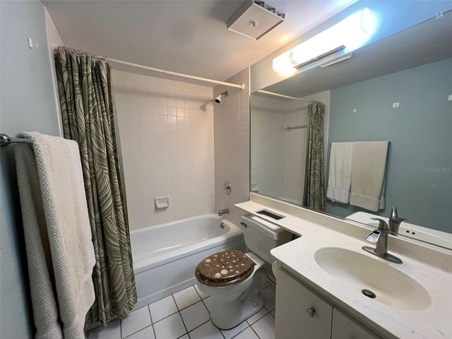 1617 BROOKHOUSE DRIVE 256, Sarasota, FL 34231