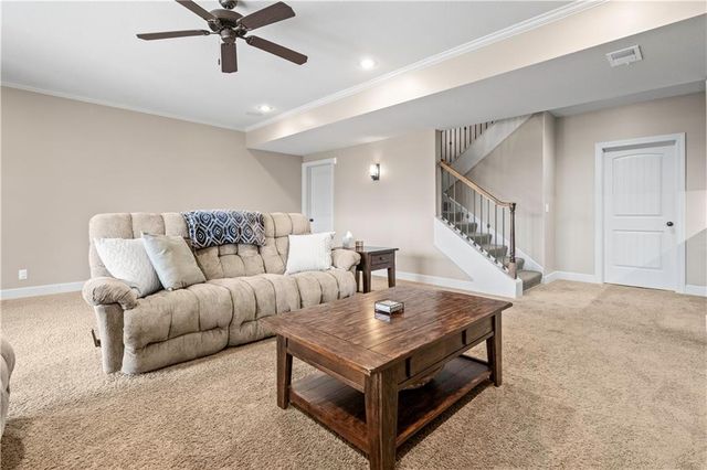 9425 Pinnacle Street, Lenexa, KS 66220