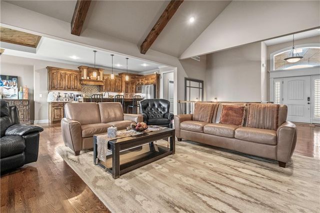 9425 Pinnacle Street, Lenexa, KS 66220