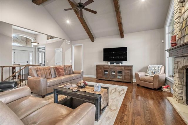 9425 Pinnacle Street, Lenexa, KS 66220