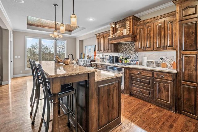 9425 Pinnacle Street, Lenexa, KS 66220