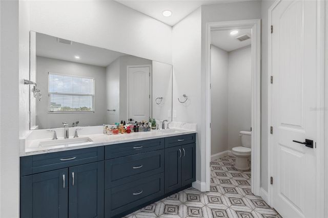 32923 DRAKE ESTATES WAY, Dade City, FL 33525