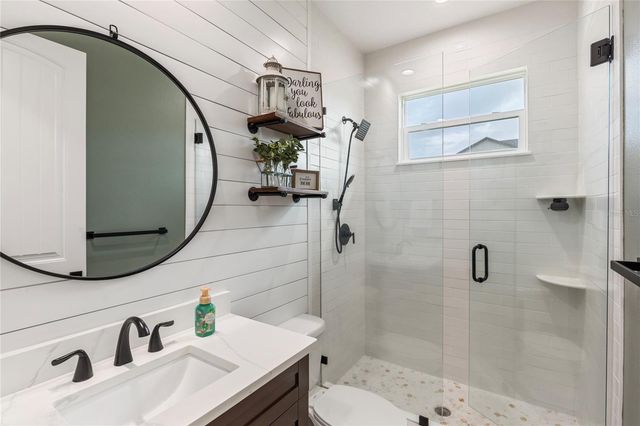 32923 DRAKE ESTATES WAY, Dade City, FL 33525