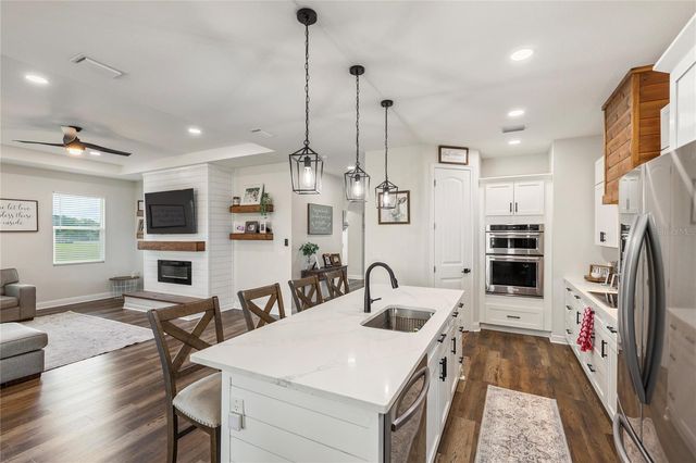 32923 DRAKE ESTATES WAY, Dade City, FL 33525