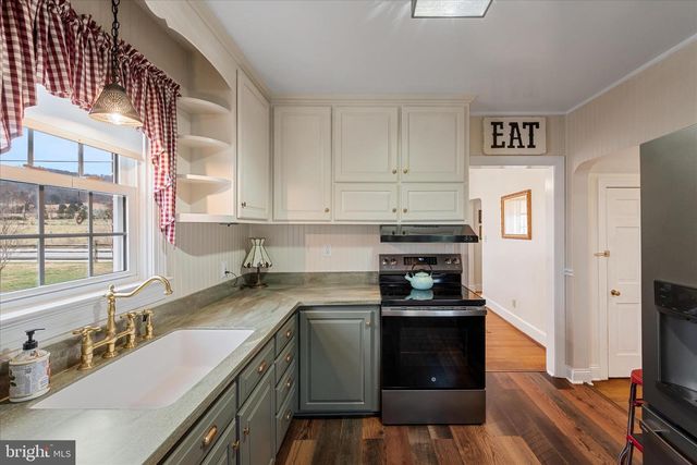 310 W MAIN STREET, Wardensville, WV 26851