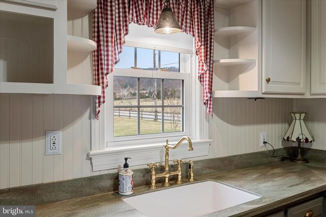 310 W MAIN STREET, Wardensville, WV 26851