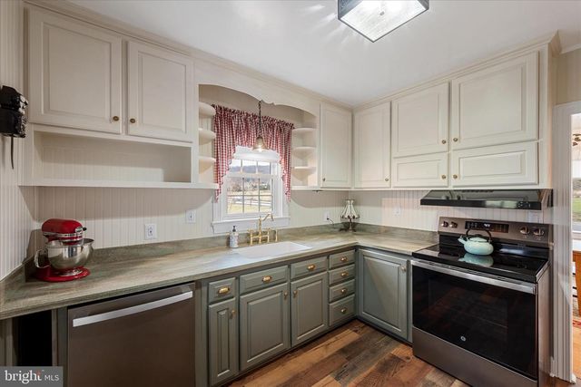 310 W MAIN STREET, Wardensville, WV 26851