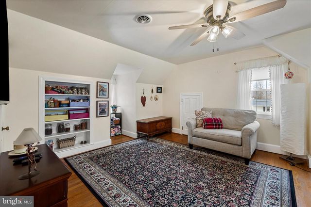 310 W MAIN STREET, Wardensville, WV 26851