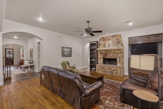 1366 Foster Street, Lantana, TX 76226