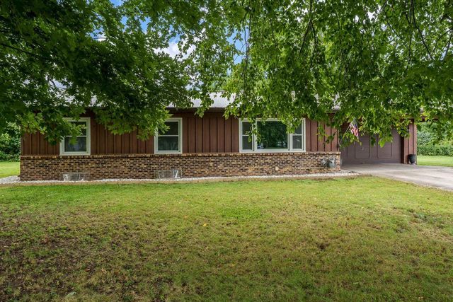 102 Bunn Drive, Rockton, IL 61072