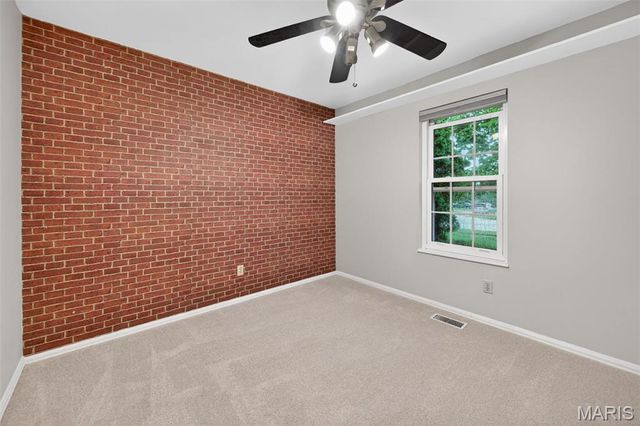 10 Barrington Drive, St Peters, MO 63376