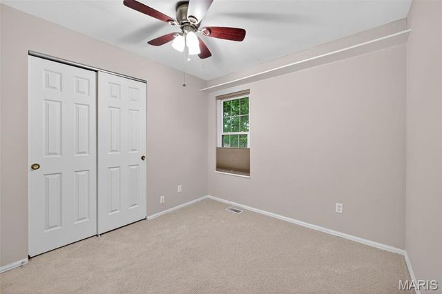 10 Barrington Drive, St Peters, MO 63376