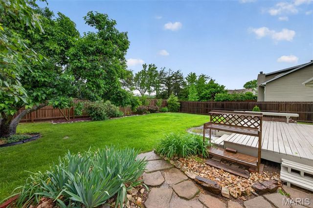 10 Barrington Drive, St Peters, MO 63376