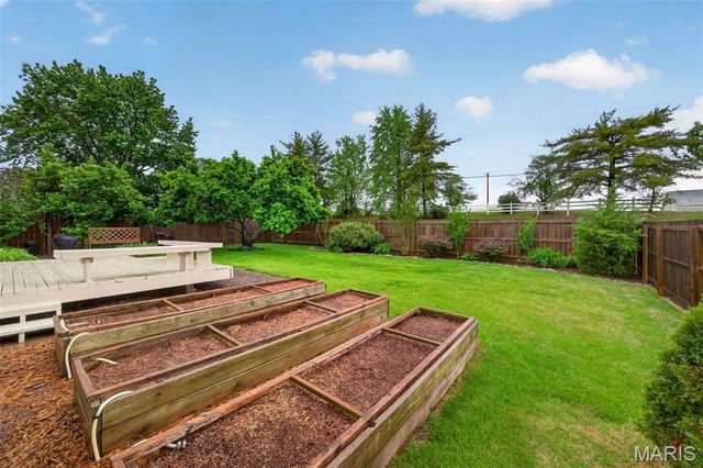 10 Barrington Drive, St Peters, MO 63376
