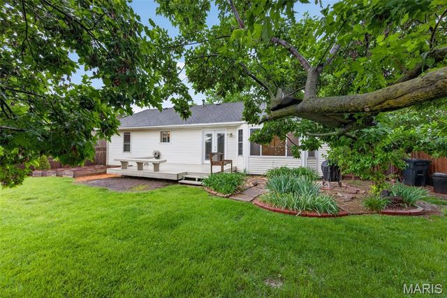 10 Barrington Drive, St Peters, MO 63376