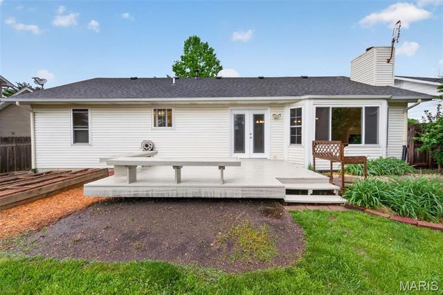 10 Barrington Drive, St Peters, MO 63376
