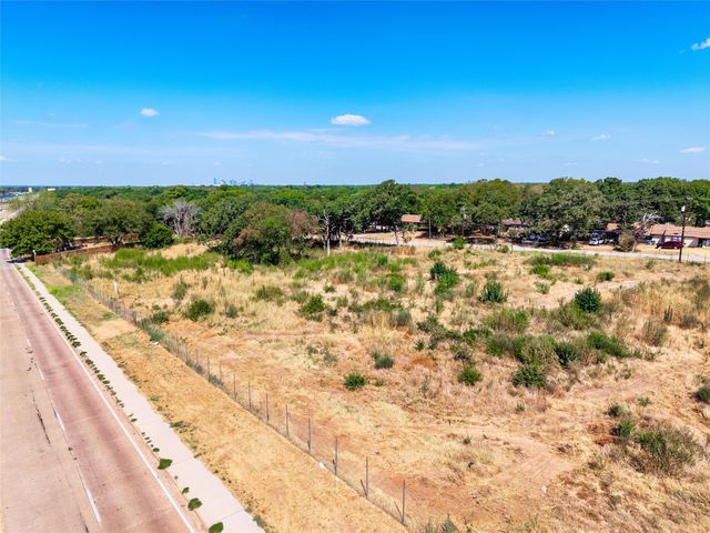 9508 Silver Falls Boulevard, Dallas, TX 75217