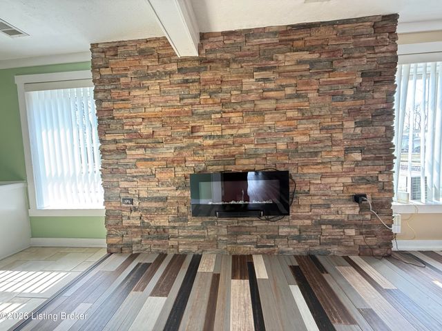 8201 Damascus Rd, Louisville, KY 40228