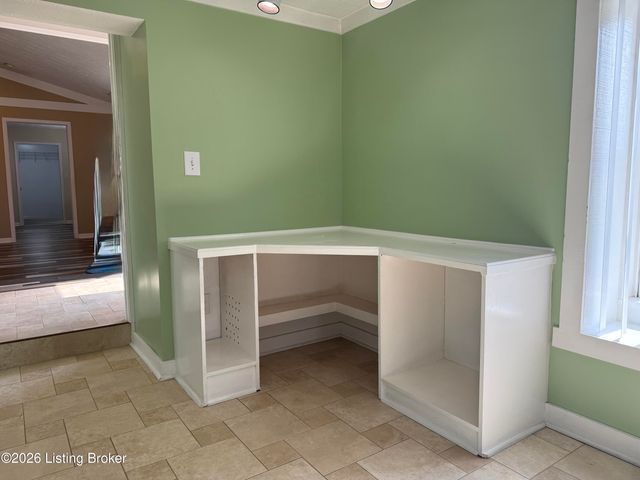 8201 Damascus Rd, Louisville, KY 40228