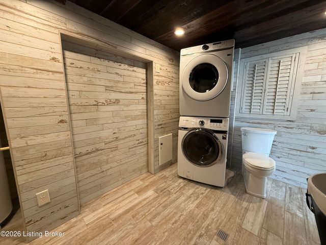 8201 Damascus Rd, Louisville, KY 40228