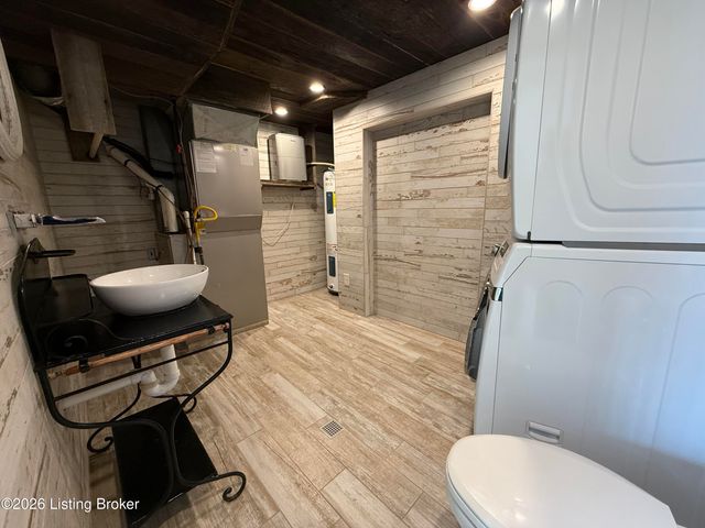 8201 Damascus Rd, Louisville, KY 40228