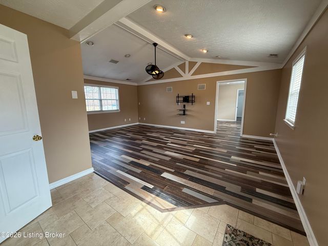 8201 Damascus Rd, Louisville, KY 40228