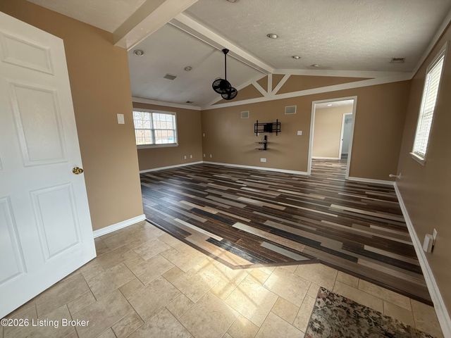 8201 Damascus Rd, Louisville, KY 40228